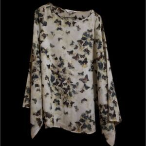 xs butterfly print top with big flowy sleevesTramp brand Size XS